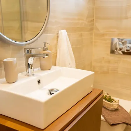 Karras' Feriehus Paralia Dionisiou